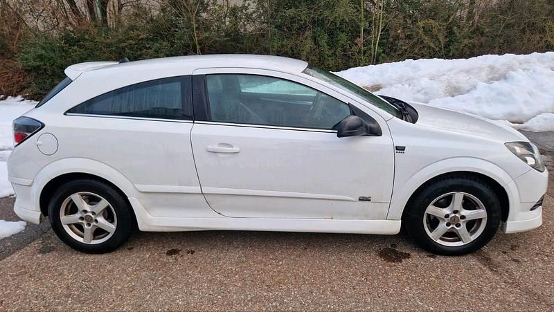 Gebraucht Opel Astra GTC 140 PS (102 kW) 2009 Weiß Coupé