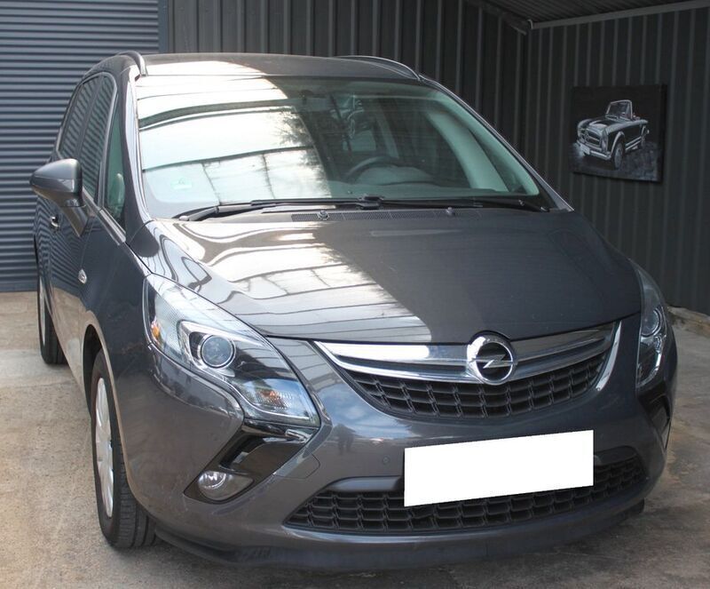 Grau Gebraucht 2016 Opel Zafira Tourer Innovation Van / Kleinbus | 5.990 € (Fairer Preis) - Bild 1/4