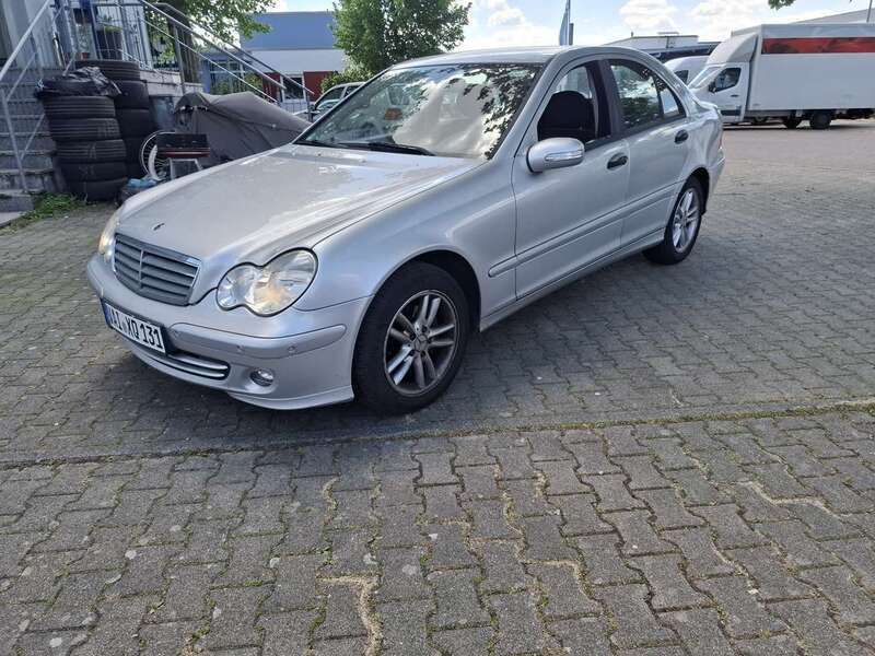 Iridiumsilber metalliclack Gebraucht 2006 Mercedes C200 Limousine | 1.399 € (Guter Preis) - Bild 1/4