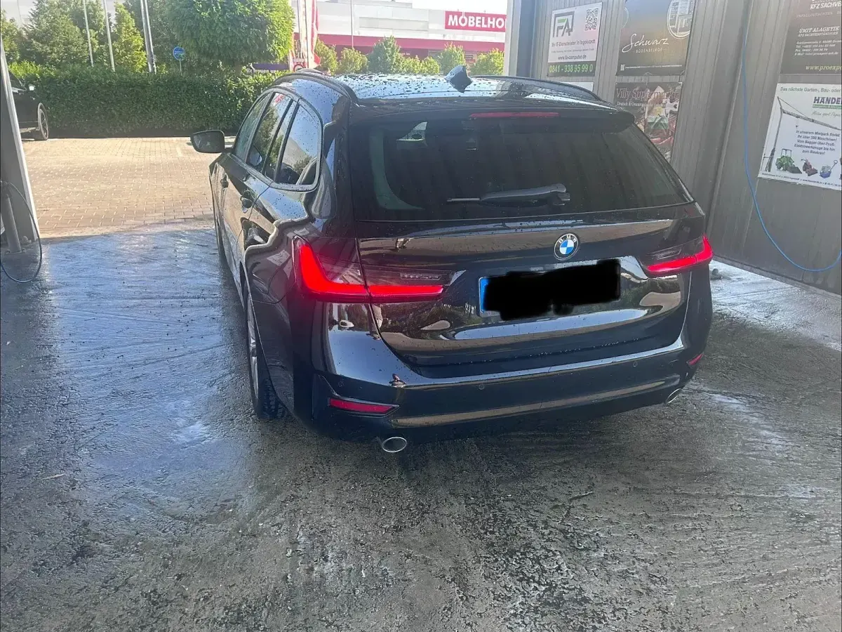 Gebraucht BMW 318 150 PS (110 kW) 2022 Schwarz Kombi