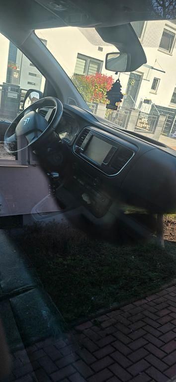 Second-hand Citroën Jumpy 122 CP (89 kW) 2020 Alb Monovolum