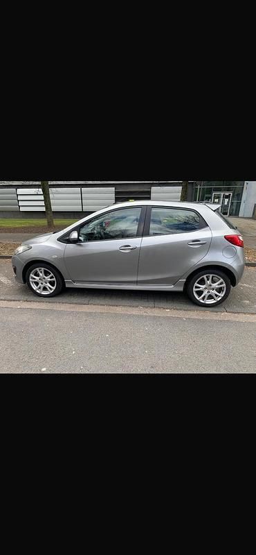 Gebraucht Mazda 2 Inclusive 88 PS (64 kW) 2010 Grau Kleinwagen
