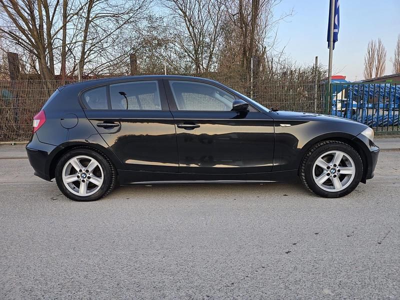 Gebraucht BMW 118 129 PS (94 kW) 2006 Schwarz Kleinwagen