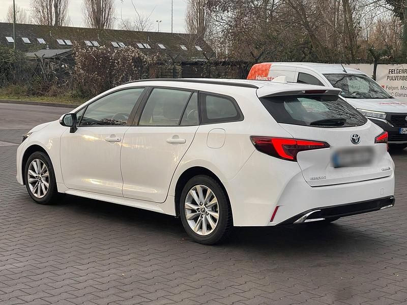 Gebraucht Toyota Corolla 152 PS (111 kW) 2024 Weiß Kombi