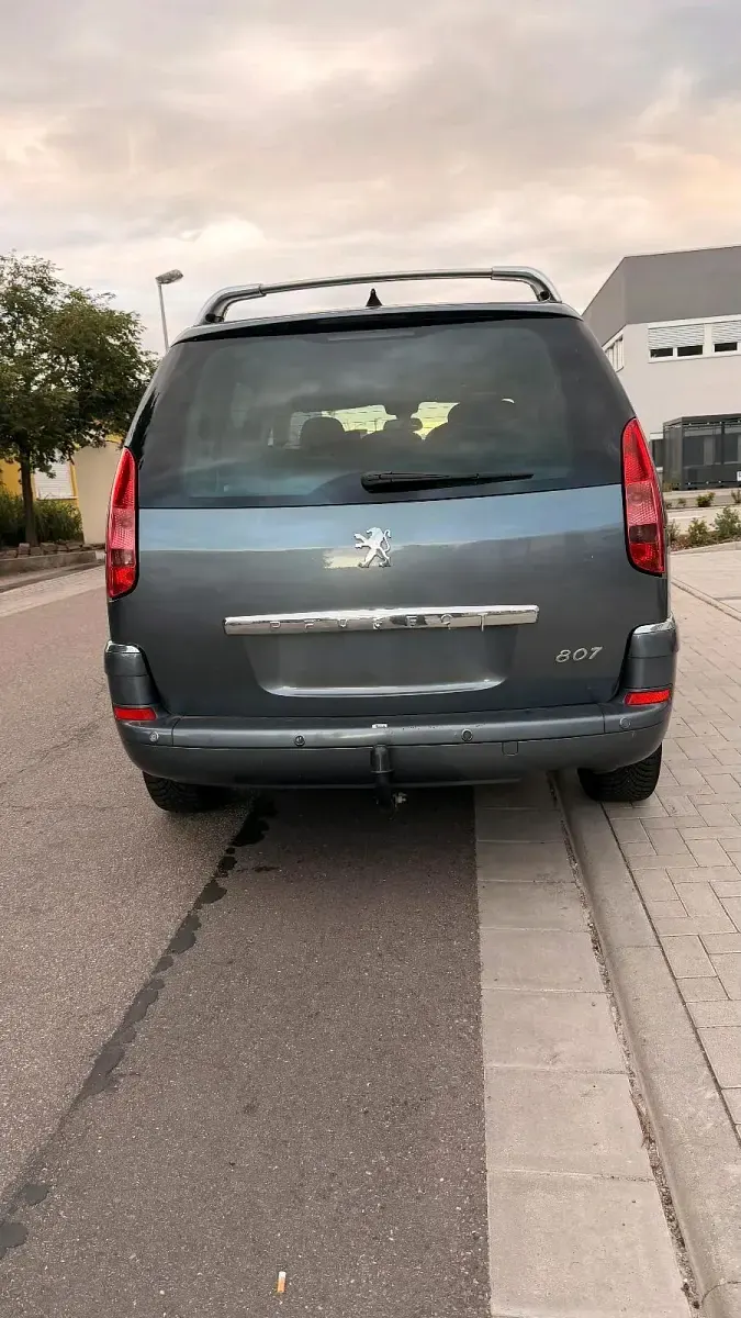 Gebraucht Peugeot 807 163 PS (119 kW) 2011 Grau Van / Kleinbus