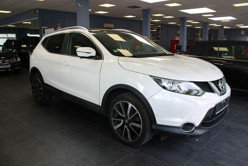 Weiß Gebraucht 2017 Nissan Qashqai 360º SUV | 13.980 € (Fairer Preis) - Bild 1/4
