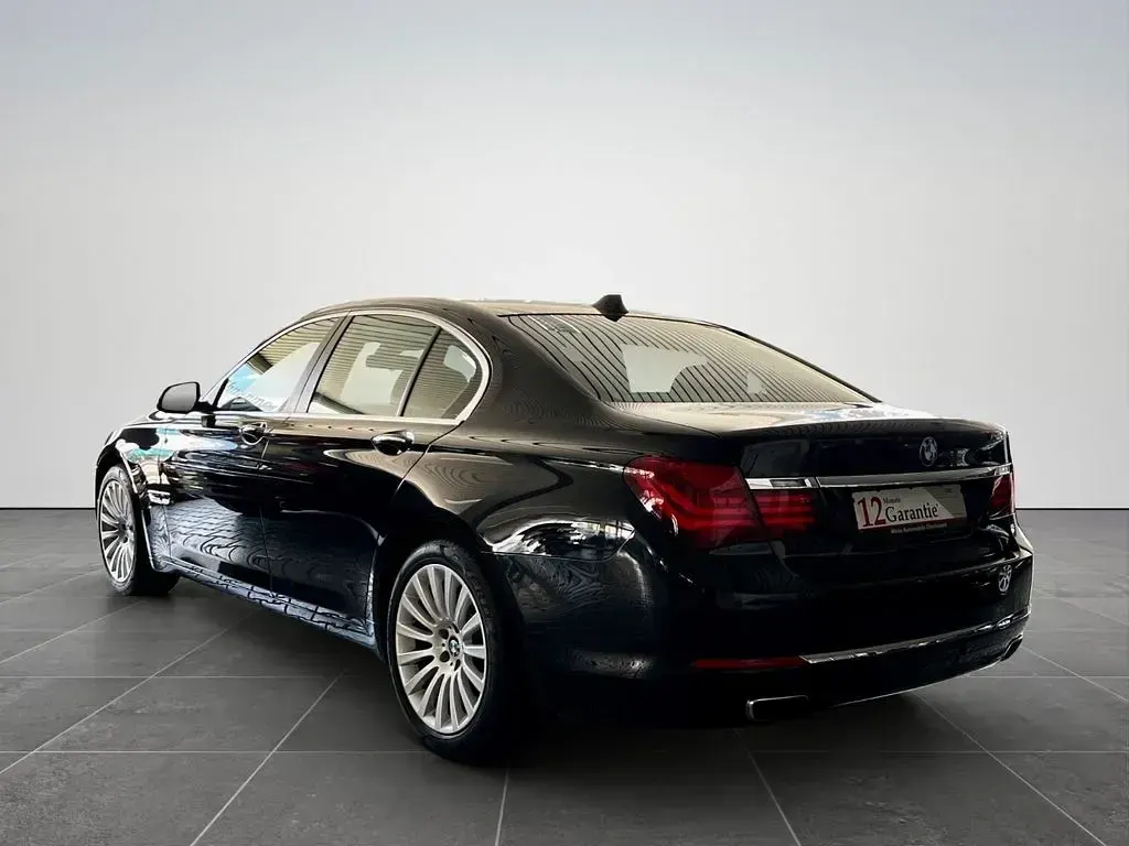 Gebraucht BMW 750 381 PS (280 kW) 2015 Schwarz Limousine