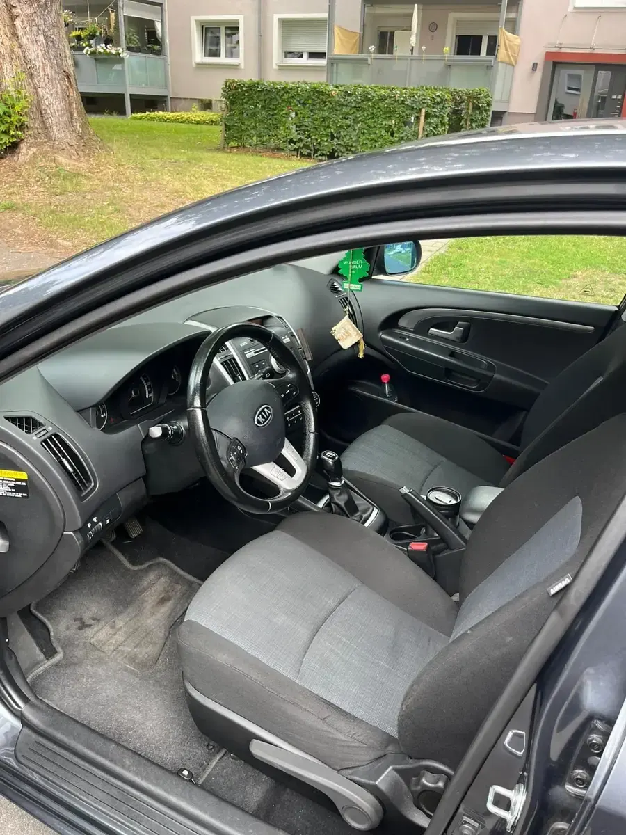 Gebraucht Kia Ceed 100 PS (73 kW) 2013 Grau Kleinwagen