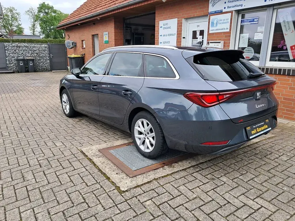 Gebraucht Seat Leon Style 150 PS (110 kW) 2022 Grau Limousine