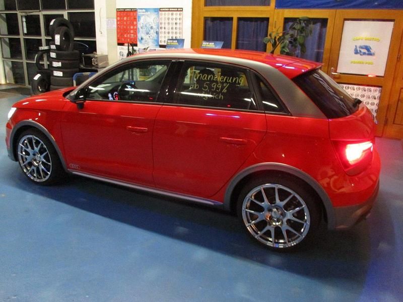 Gebraucht Audi A1 Sportback S-Line 95 PS (69 kW) 2018 Rot Kleinwagen