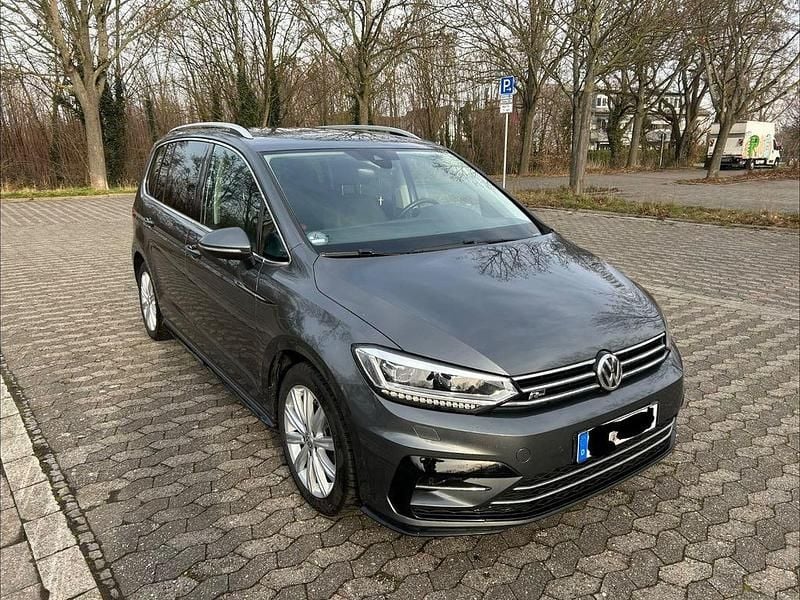 Gebraucht VW Touran Highline 150 PS (110 kW) 2018 Grau Van / Kleinbus