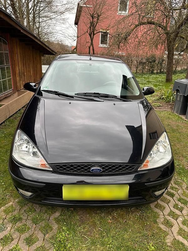 Gebraucht Ford Focus 100 PS (73 kW) 2003 Schwarz Kleinwagen