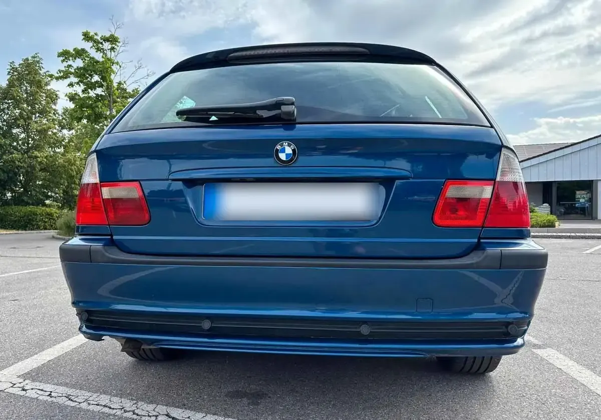 Gebraucht BMW 320 150 PS (110 kW) 2002 Blau Kombi