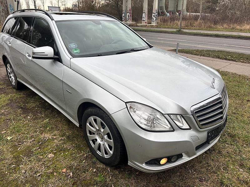 Gebraucht Mercedes E220 170 PS (125 kW) 2010 Silber Kombi