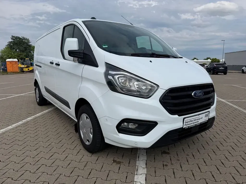 Gebraucht Ford 300 Trend 105 PS (77 kW) 2021 Weiß Van / Kleinbus