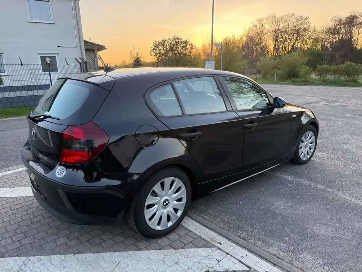 Second-hand BMW 116 Advantage 116 CP (85 kW) 2006 Negru Hatchback