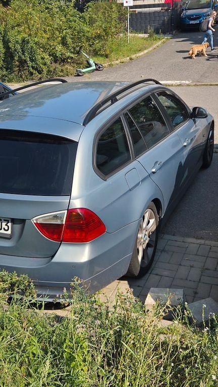 Grau Gebraucht 2006 BMW 320 Kombi | 1.800 € (Superpreis) - Bild 1/4