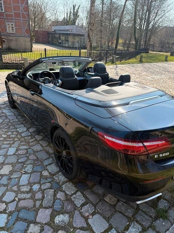 Gebraucht Mercedes E200 197 PS (144 kW) 2020 Schwarz Cabrio