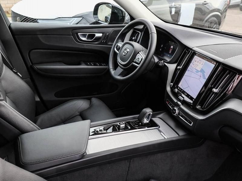 Gebraucht Volvo XC60 Plus 250 PS (183 kW) 2025 Onyx black / metallic SUV