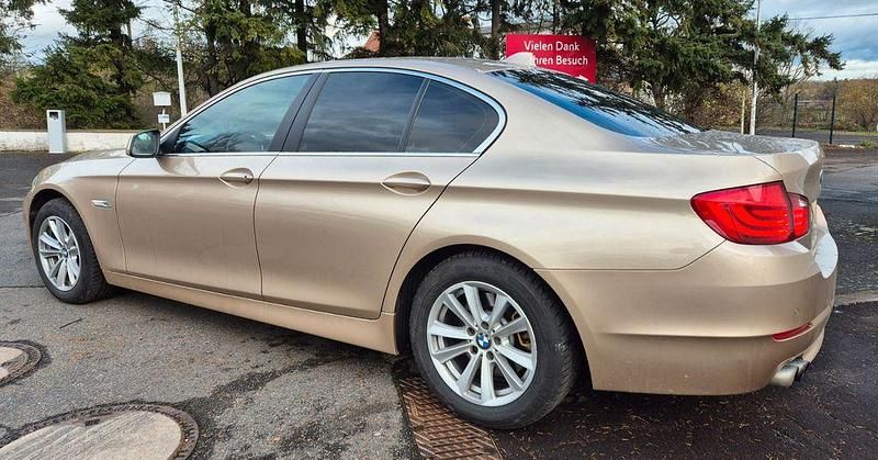 Gebraucht BMW 523 204 PS (150 kW) 2011 Gold Limousine
