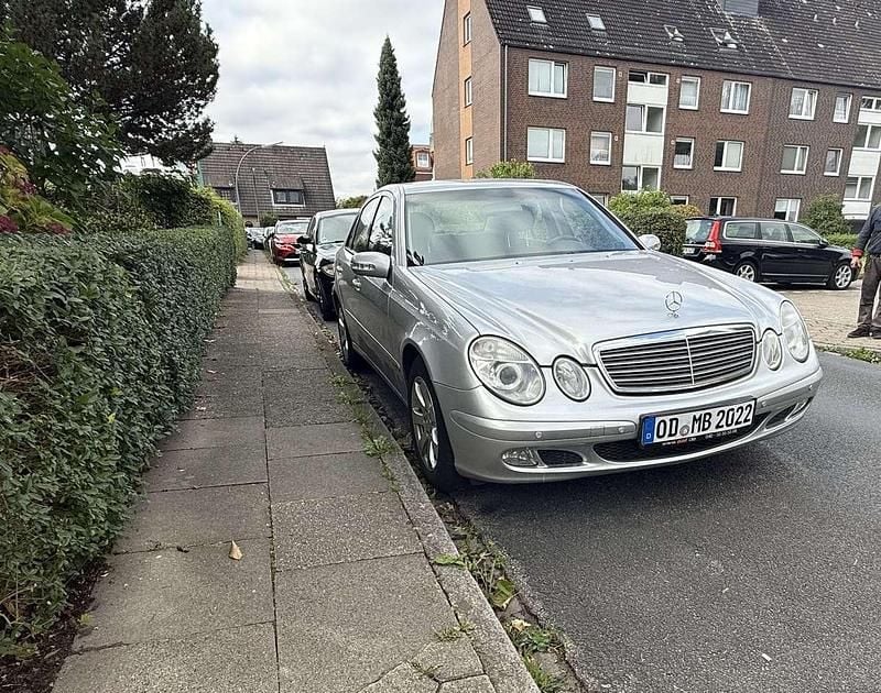 Gebraucht Mercedes E200 122 PS (89 kW) 2004 Grau Limousine