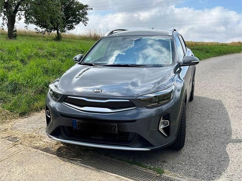 Grau Gebraucht 2021 Kia Stonic Spirit SUV | 16.000 € - Bild 1/4