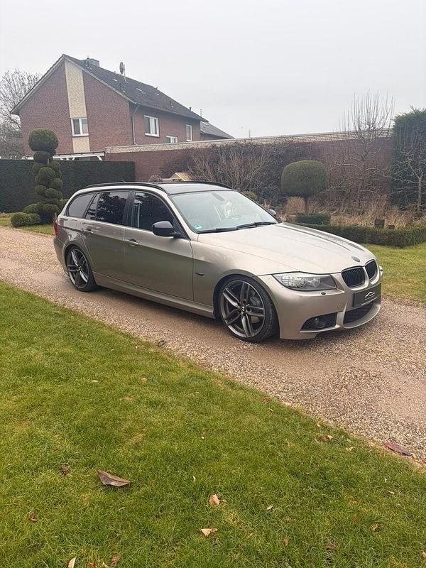 Gebraucht BMW 320 Comfort Edition 184 PS (135 kW) 2011 Braun Kombi