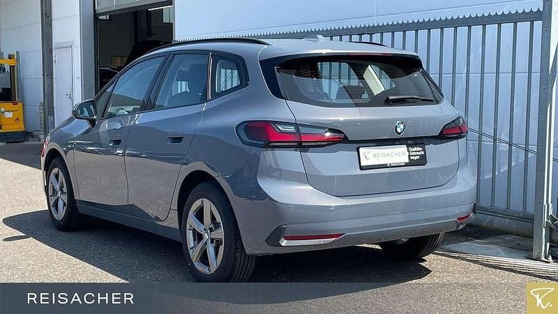 Gebraucht BMW 218 Efficient Dynamics 136 PS (100 kW) 2024 Sparkling kupfergrau metallic Van / Kleinbus