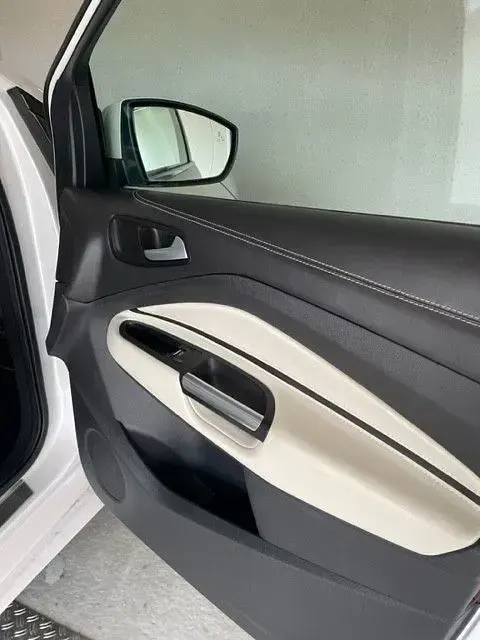 Gebraucht Ford Kuga Vignale 175 PS (128 kW) 2019 Weiß SUV