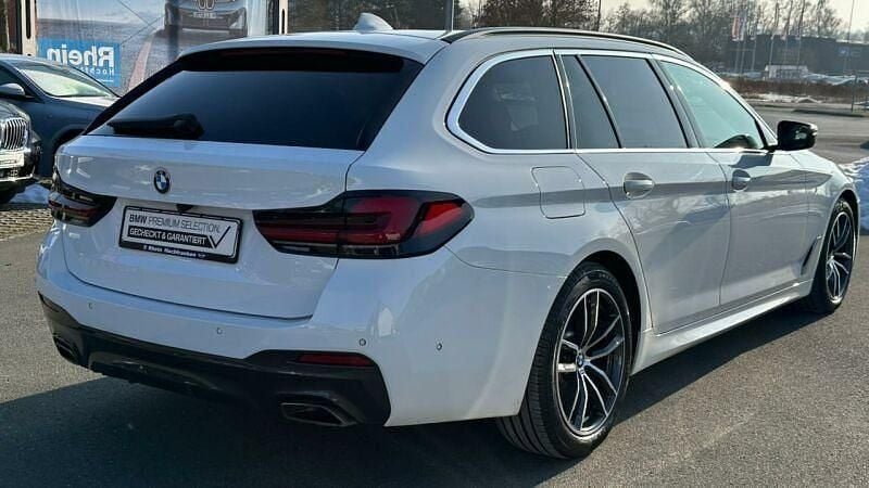 Gebraucht BMW 540 M Sport 340 PS (250 kW) 2022 Alpinweiss Kombi