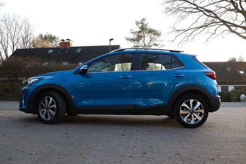 Gebraucht Kia Stonic 101 PS (74 kW) 2022 Blau SUV