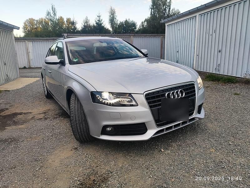 Grau Gebraucht 2010 Audi A4 Kombi | 7.899 € (Fairer Preis) - Bild 1/4