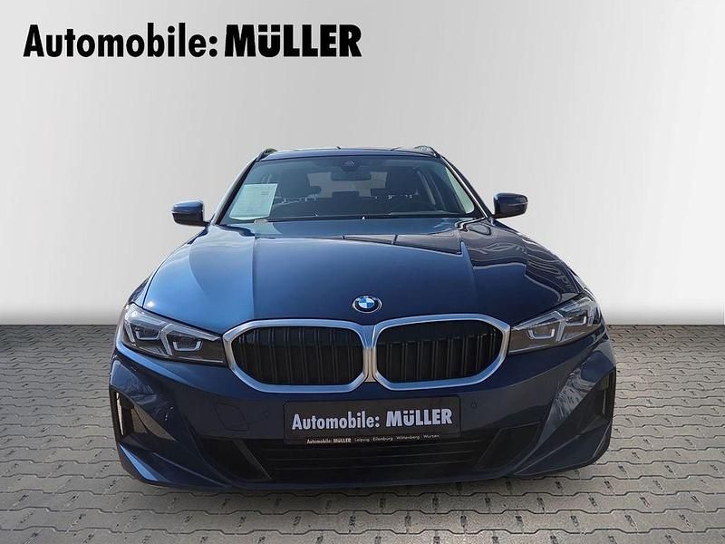 Gebraucht BMW 318 156 PS (114 kW) 2022 Blau Kombi