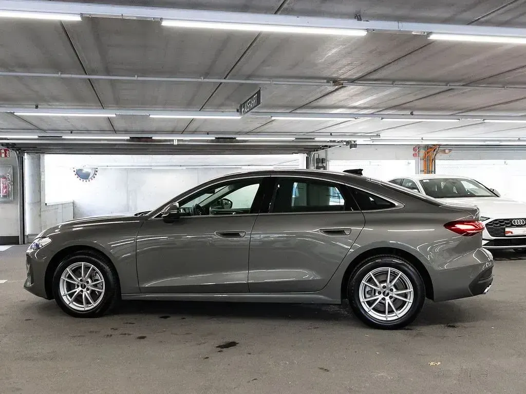 Gebraucht Audi A5 Comfort 204 PS (150 kW) 2025 Chronosgrau metallic Limousine