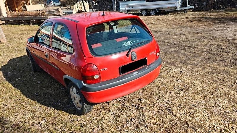 Gebraucht Opel Corsa 65 PS (47 kW) 1999 Rot Kleinwagen