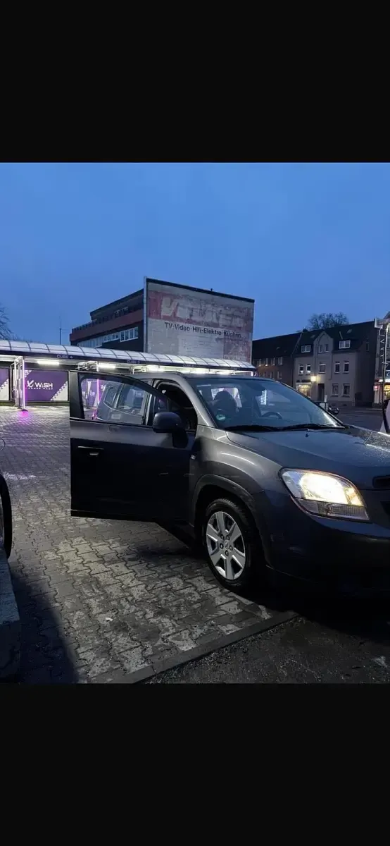 Gebraucht Chevrolet Orlando 110 PS (80 kW) 2012 Grau Van / Kleinbus