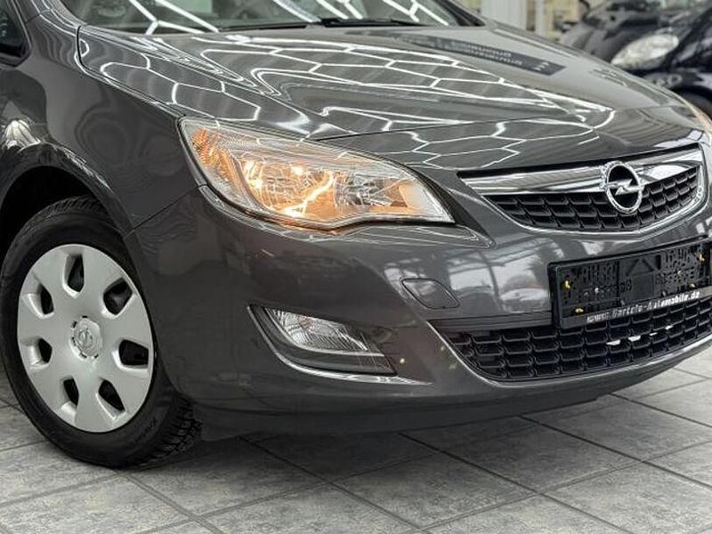 Gebraucht Opel Astra Design Edition 87 PS (63 kW) 2012 Karbongrau (metallic) Limousine
