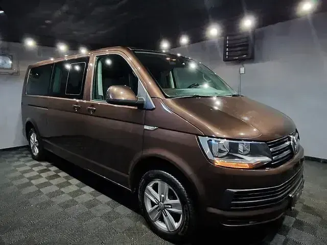 Używany VW Multivan 143 KM (105 kW) 2018 Brązowy Minivan