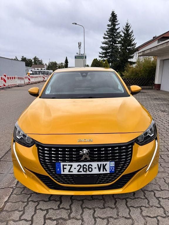 Gelb Gebraucht 2021 Peugeot 208 Allure Kleinwagen | 13.900 € (Guter Preis) - Bild 1/4