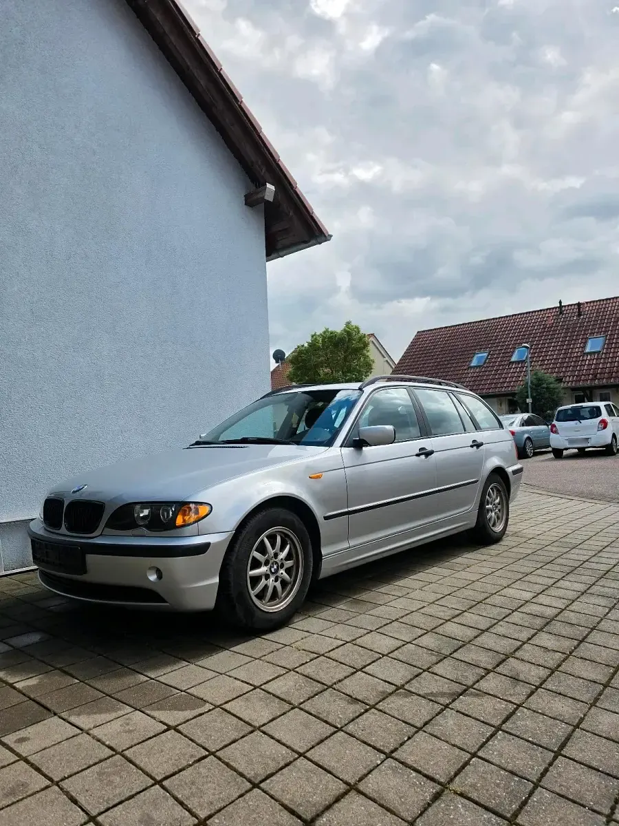 Gebraucht BMW 318 145 PS (106 kW) 2002 Silber Kombi