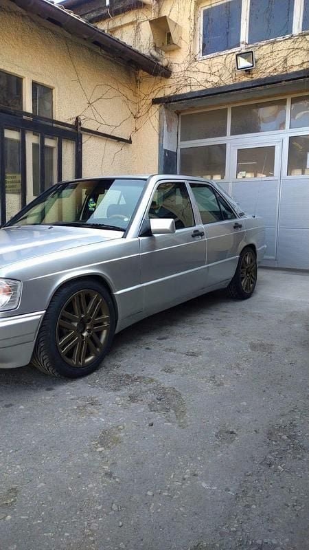 Gebraucht Mercedes 190 132 PS (97 kW) 1998 Silber Limousine