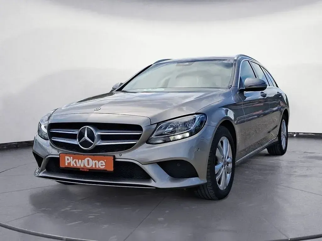 Gebraucht Mercedes C220 Avantgarde 194 PS (142 kW) 2019 Limousine