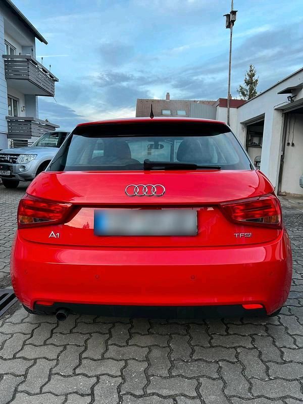 Gebraucht Audi A1 85 PS (62 kW) 2010 Rot Kleinwagen