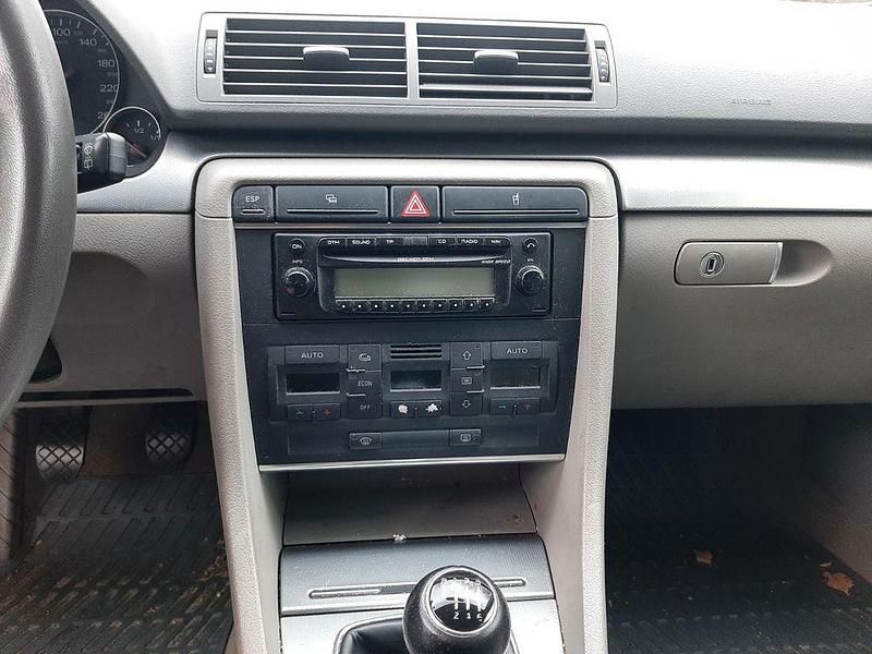 Gebraucht Audi A4 101 PS (74 kW) 2004 Grau Kombi