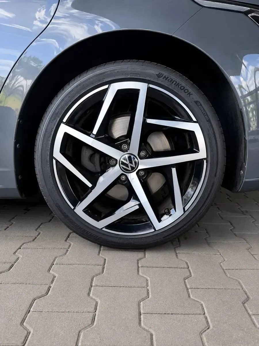 Gebraucht VW Golf VIII Style 190 PS (139 kW) 2023 Grau Limousine