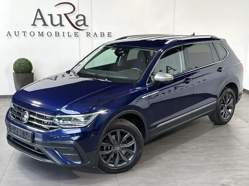 Blau Gebraucht 2022 VW Tiguan Allspace Life SUV | 31.989 € (Guter Preis) - Bild 1/4