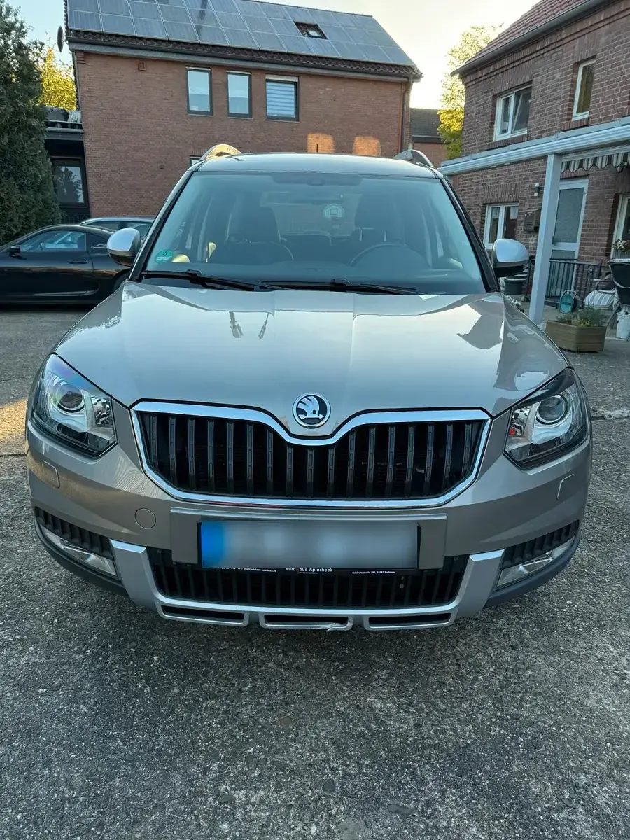 Gebraucht Skoda Yeti 122 PS (89 kW) 2015 Grau SUV