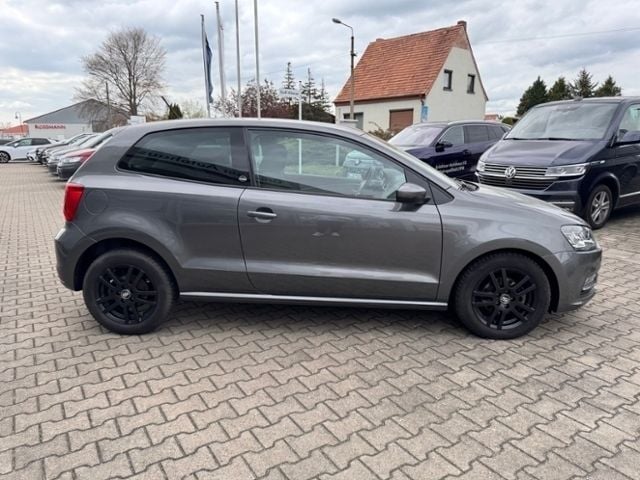 Używany VW Polo Sound 90 KM (66 kW) 2017 Szary Hatchback