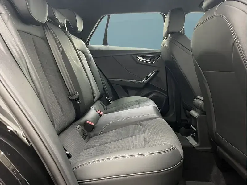 Neu Audi Q2 S-Line 150 PS (110 kW) 2025 Schwarz SUV