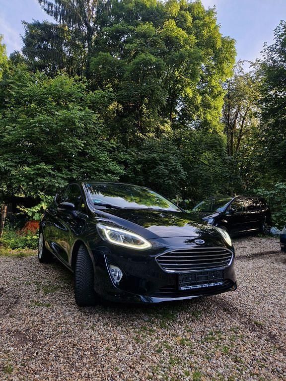 Gebraucht Ford Fiesta Titanium 125 PS (91 kW) 2017 Schwarz Kleinwagen